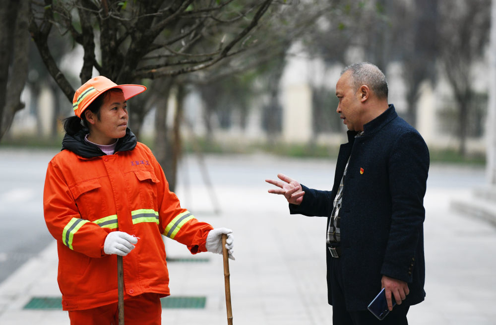 来自大山深处的“移民管家”——记贵州正安县瑞濠街道办事处主任吴太玺