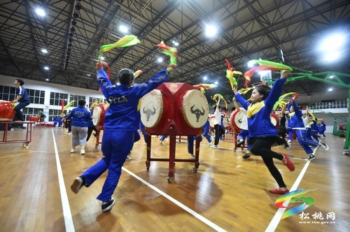 【庆丰收·迎小康】鼓声震天响 一步跨千年