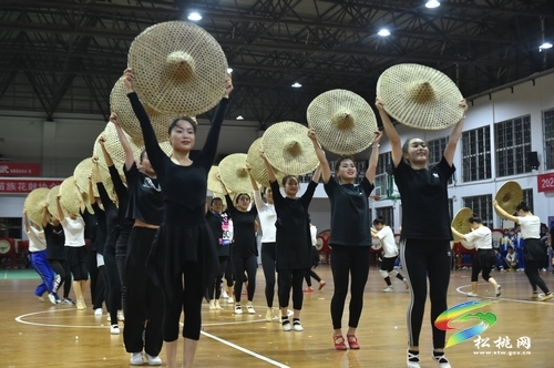 【庆丰收·迎小康】鼓声震天响 一步跨千年