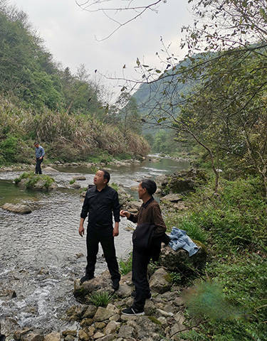 王福荣到正大镇乌巣河开展巡河工作