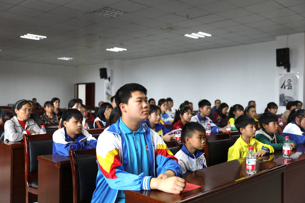 助学圆梦！苏州东吴证券股份有限公司在松桃举行捐赠仪式