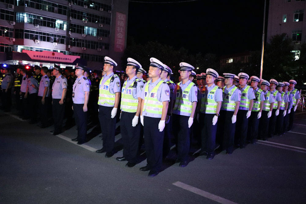 松桃交警大队积极开展高考前夕集中夜查整治专项行动