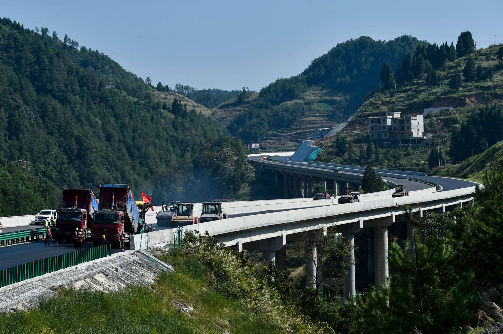 松桃：高速公路建设忙