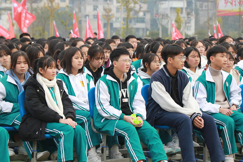 松桃：巡回法庭进校园 “以案释法”护成长