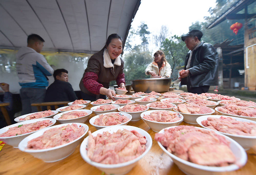 松桃：跳茶灯  烹美食  热热闹闹过小年