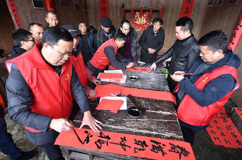 松桃：跳茶灯  烹美食  热热闹闹过小年