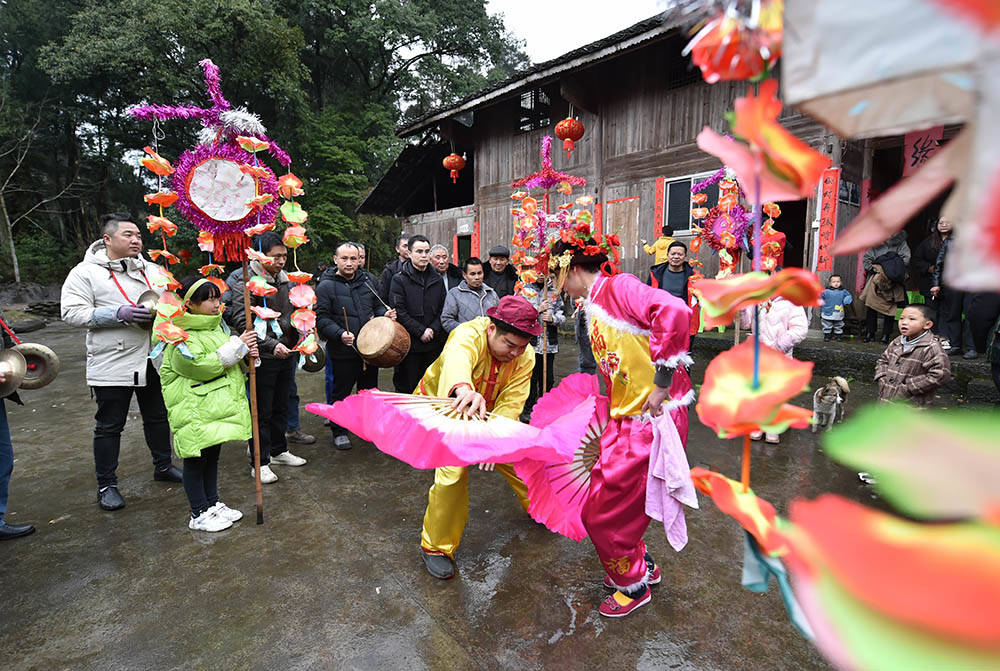 松桃：跳茶灯  烹美食  热热闹闹过小年