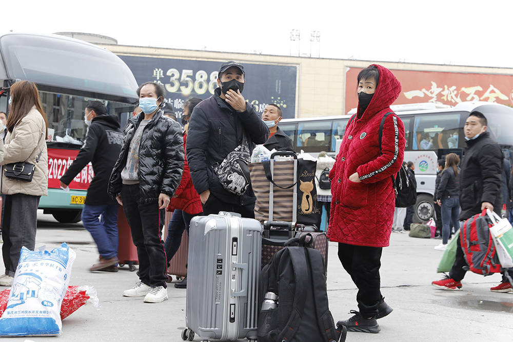 【新春走基层】松桃：脱贫劳动力返岗就业免费乘车