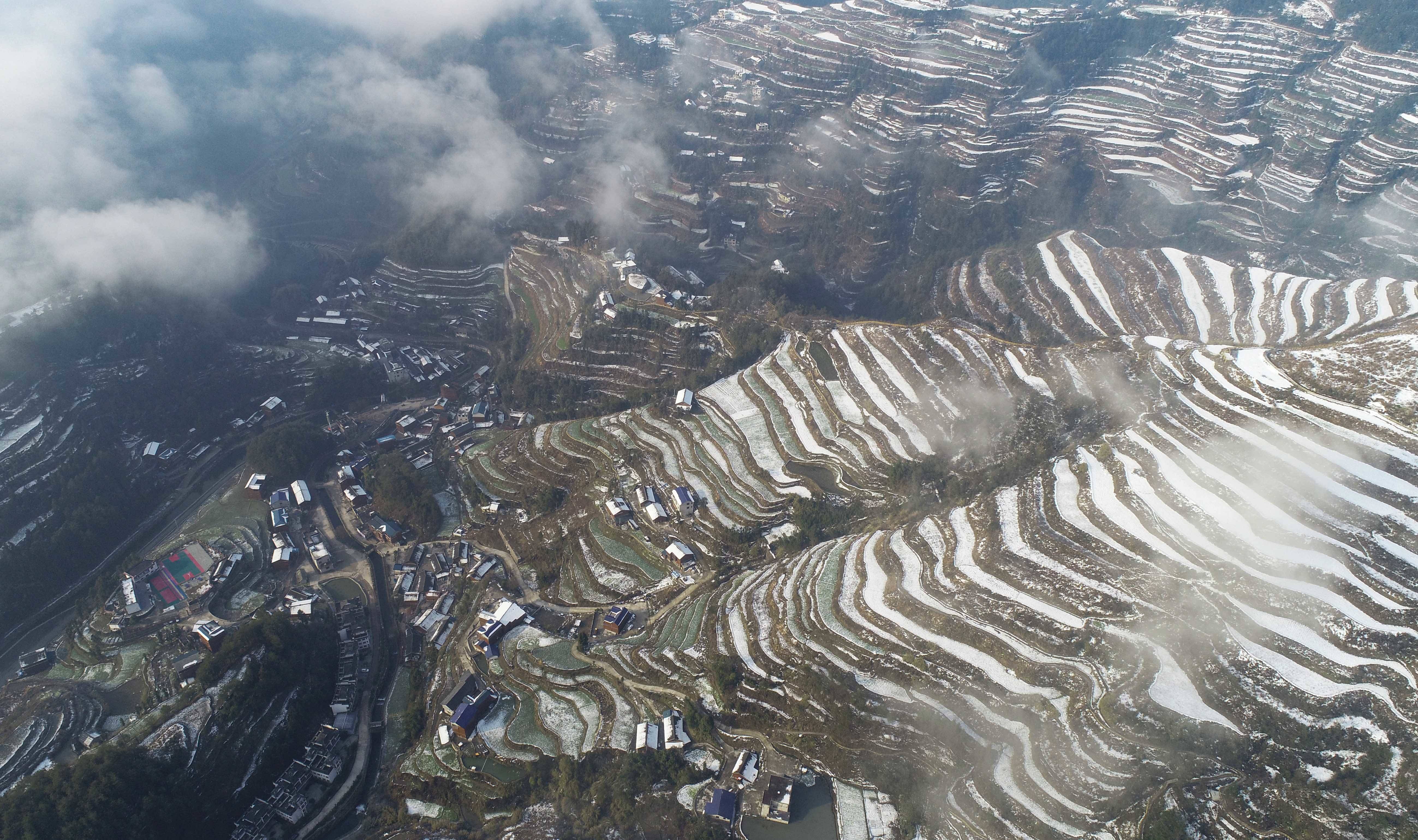 松桃：雪后梯田美景如画