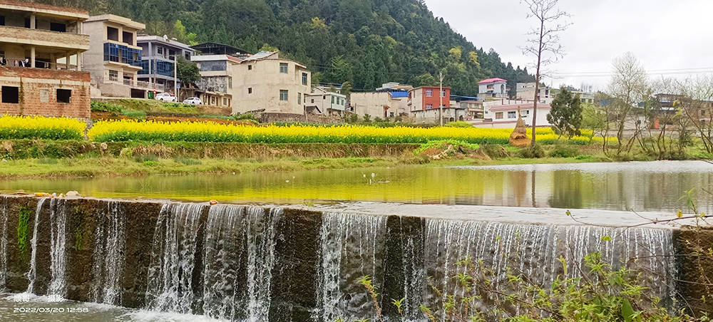 春到梵净山下美如画