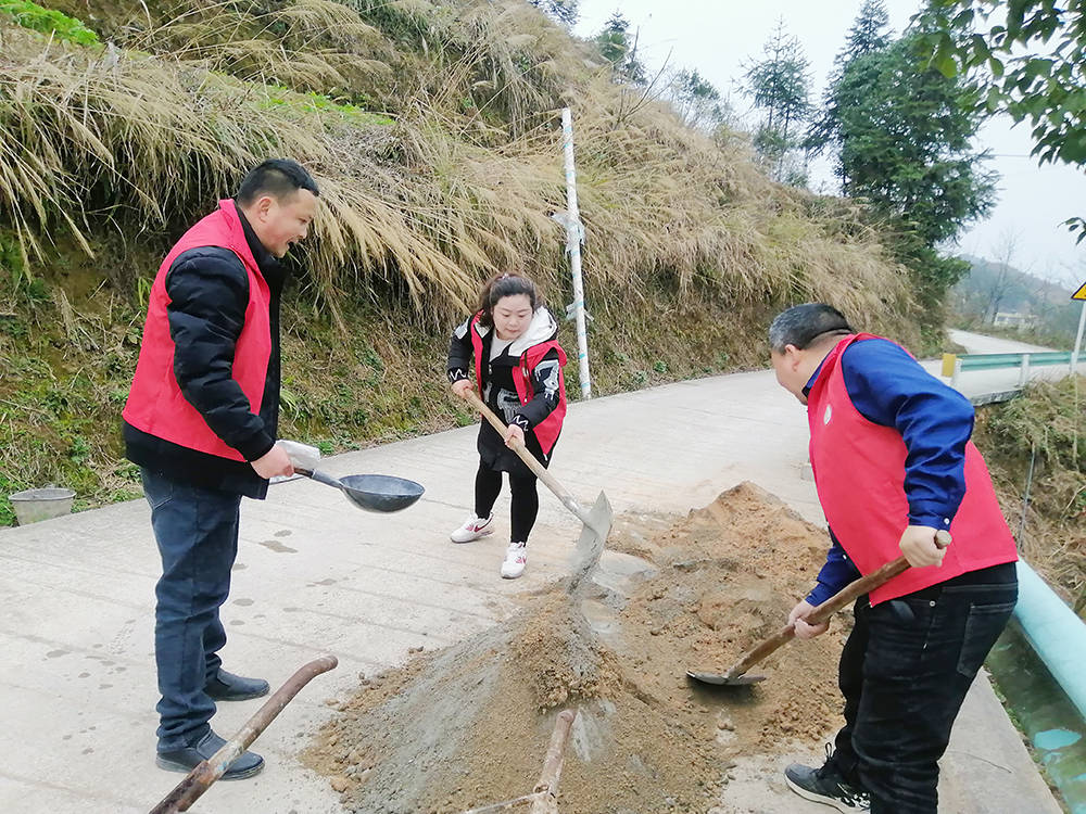 黄板镇：“三步走”促新时代文明实践在苗乡落地开花