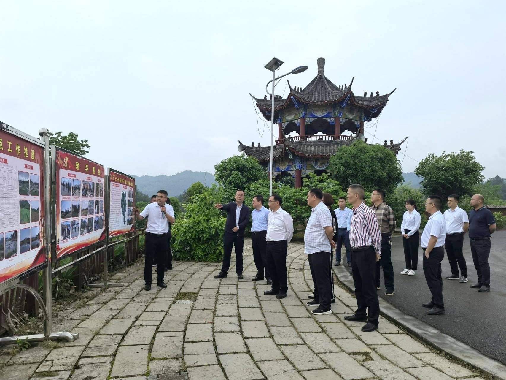 全县抓党建促乡村振兴基层党组织书记“擂台比武”暨重点工作5月份现场观摩会召开