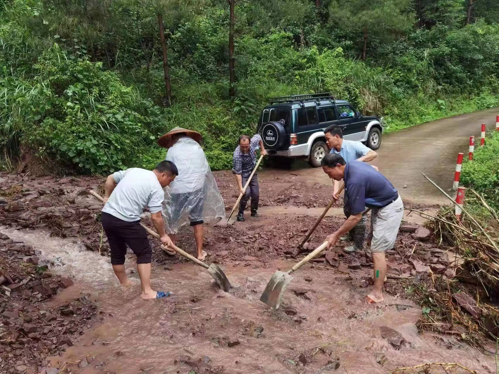 世昌街道：抢险救灾勇担使命